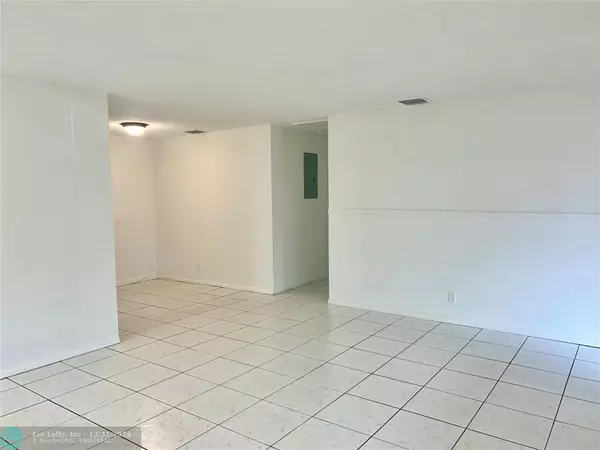 Pompano Beach, FL 33062,1121 SE 22nd Ave  #6