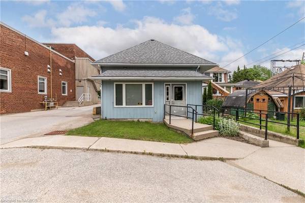 Owen Sound, ON N4K 2G8,612 2ND AVE E