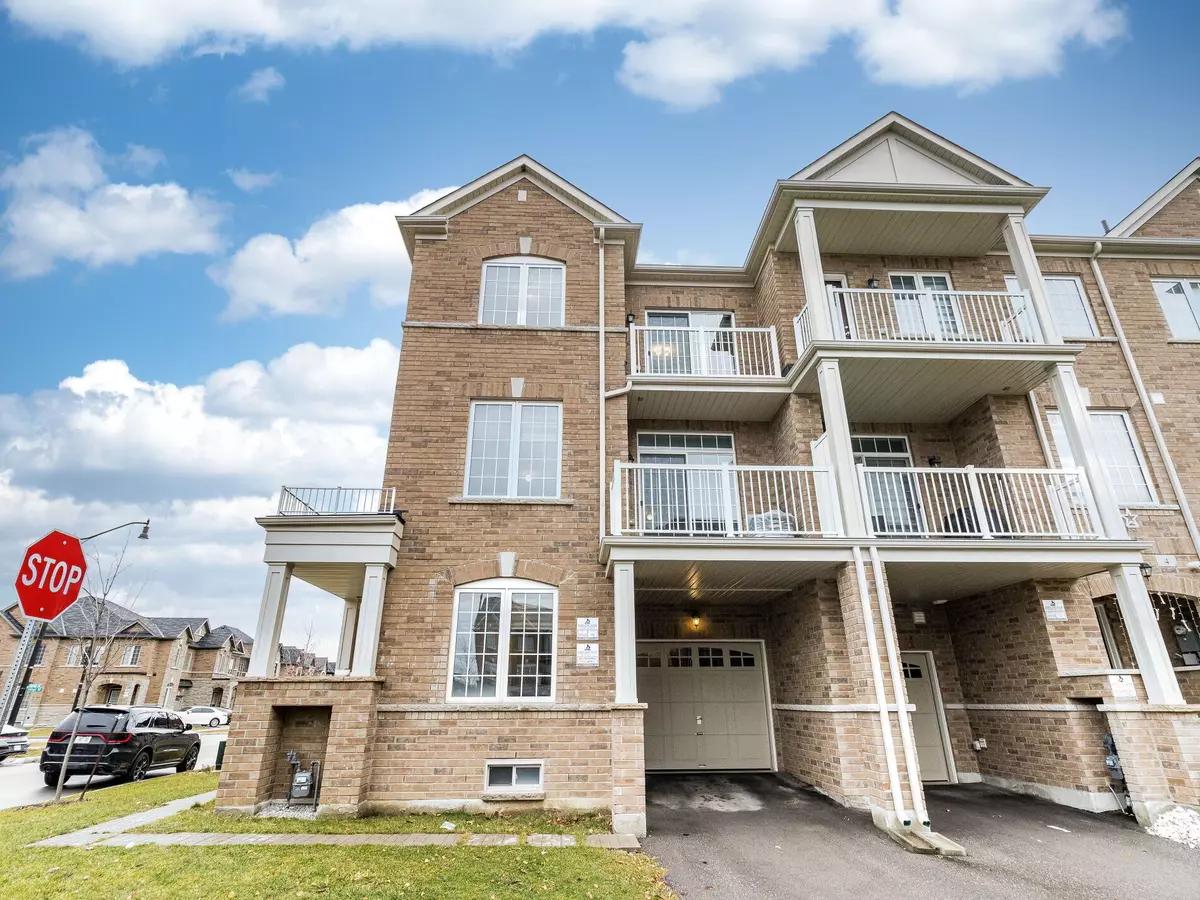 Brampton, ON L7A 5C3,119 Fruitvale CIR