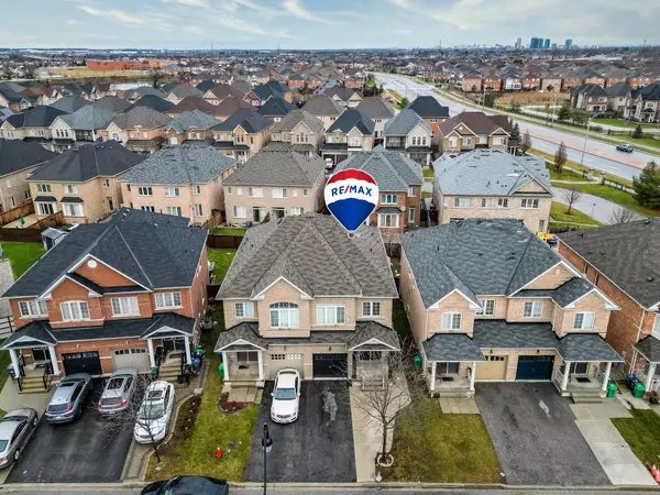 24 Orangeblossom TRL, Brampton, ON L6X 3B4