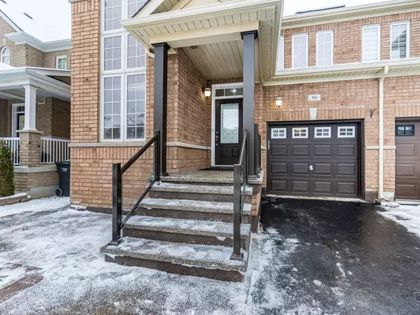 Brampton, ON L7A 0M7,90 Begonia CRES