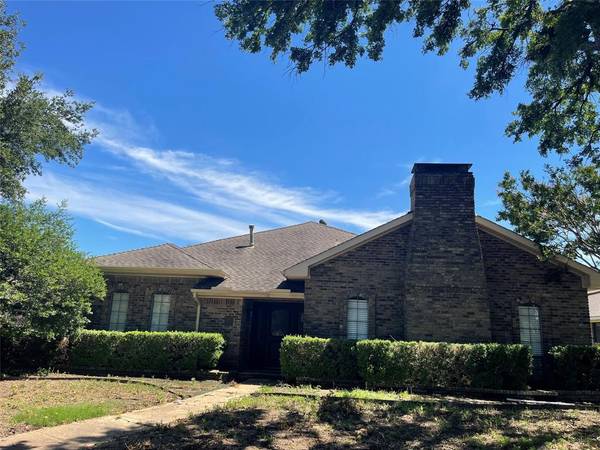 9742 Amberley Drive, Dallas, TX 75243