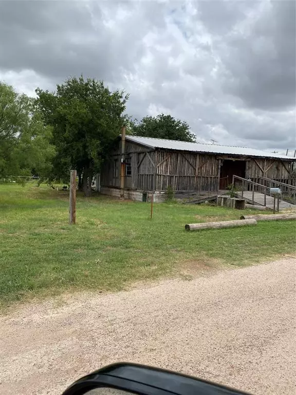 Hamlin, TX 79520,819 SE Avenue B