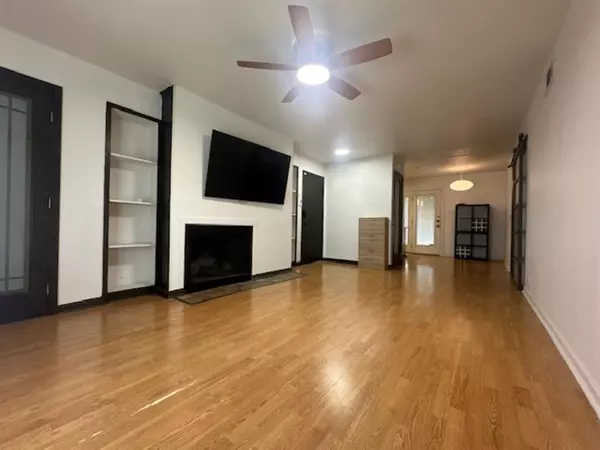 5218 Fleetwood Oaks Avenue #207, Dallas, TX 75235