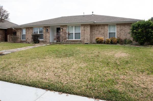 3804 Vista Woods Drive, Carrollton, TX 75007