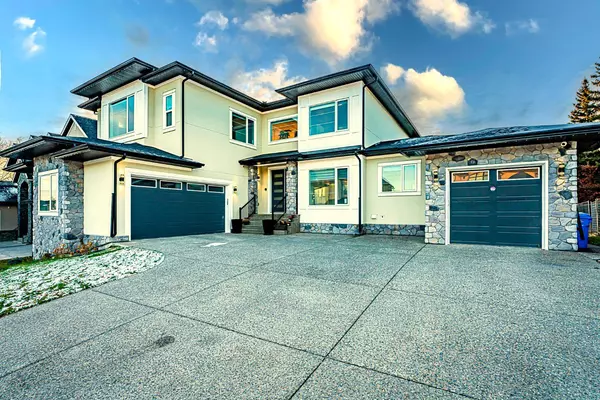 7 Mystic Ridge WAY Southwest, Calgary, AB T3H 1S7