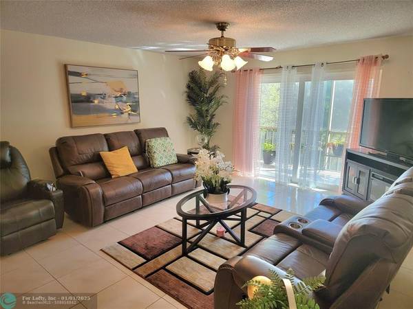 8140 SW 24th St  #211, North Lauderdale, FL 33068