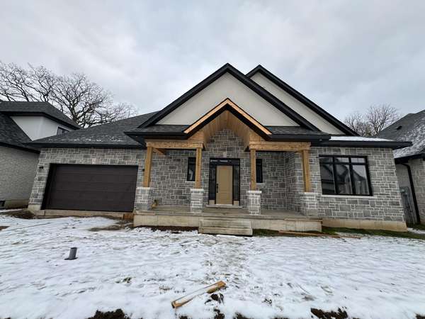 242 Mount Pleasant 5 ST, Brantford, ON N3T 1V1