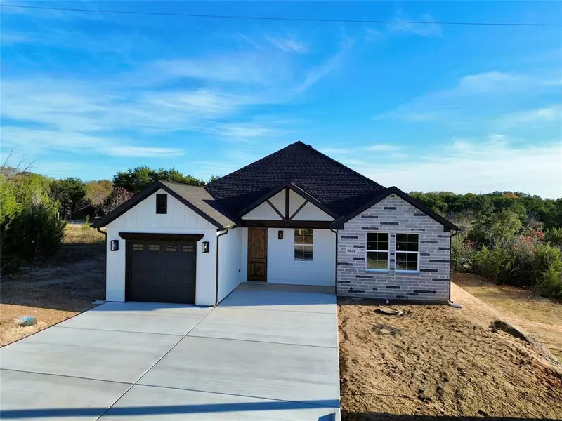 5831 Barkridge Drive, Granbury, TX 76048