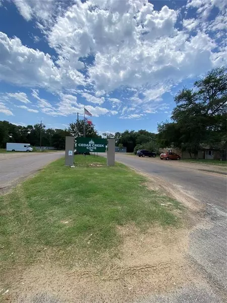 136 Buffalo Springs Road, Mabank, TX 75156