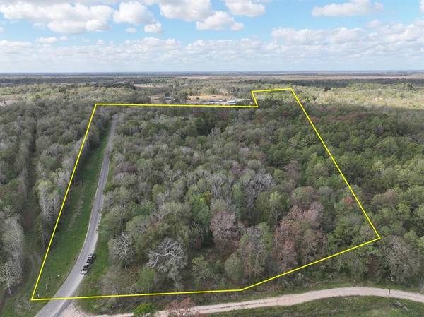 1 County Road 2018, Daisetta, TX 77327