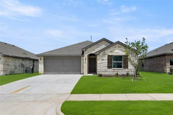 1912 Cheyenne Drive, Cleburne, TX 76036