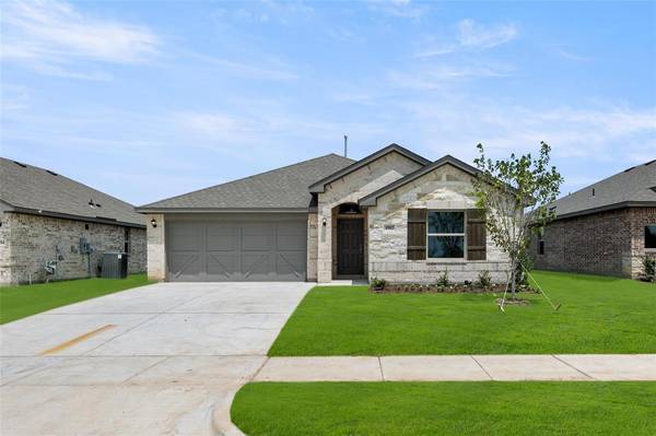 1912 Cheyenne Drive, Cleburne, TX 76036