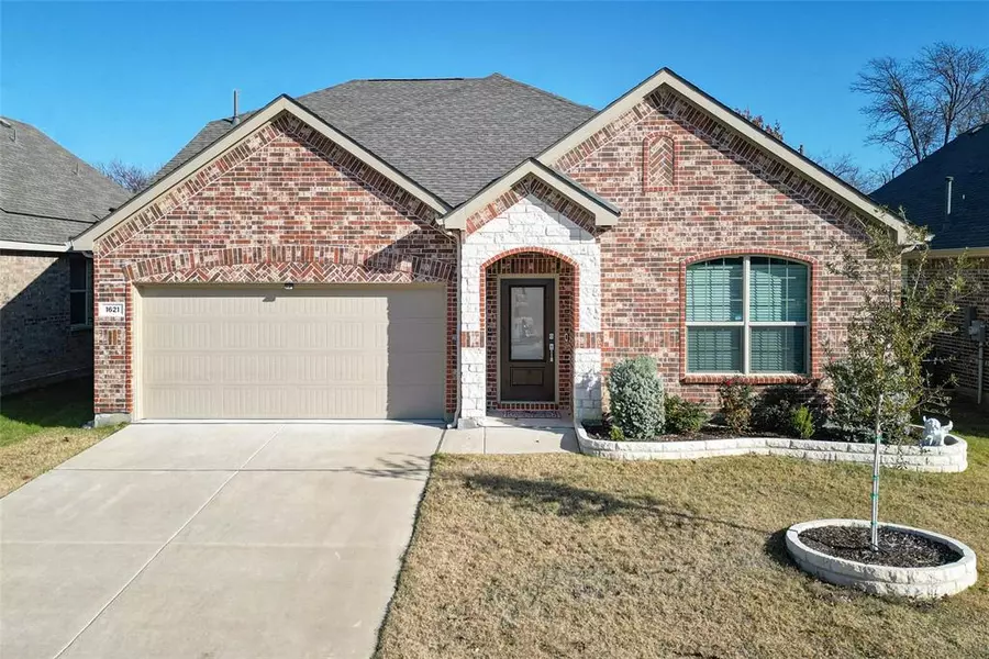 1621 Roadrunner Drive, Little Elm, TX 75068