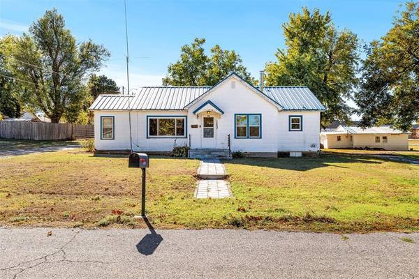 1203 W Ash Street, El Reno, OK 73036