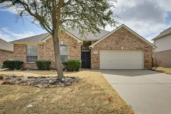 4402 Meadow Knoll Lane, Mansfield, TX 76063