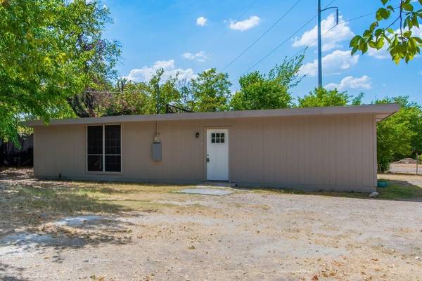 1132 E Annie Street, Fort Worth, TX 76104