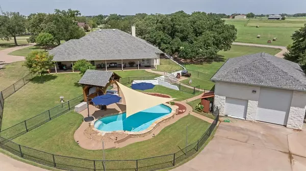 2611 Wills Way Drive, Granbury, TX 76049