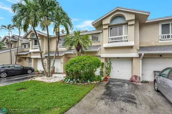 2043 Discovery Cir E, Deerfield Beach, FL 33442