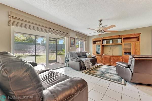 Deerfield Beach, FL 33442,1952 Discovery Cir E