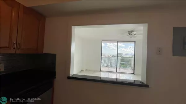 North Miami, FL 33181,13499 Biscayne Blvd  #1508