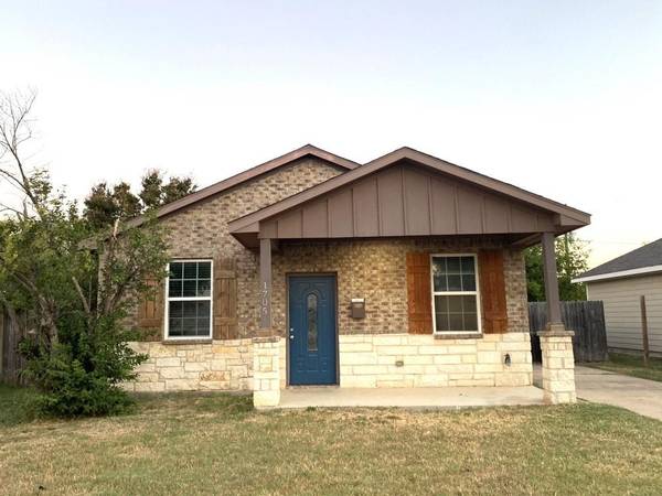 1705 E Davis Avenue, Fort Worth, TX 76104