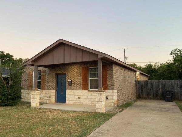 Fort Worth, TX 76104,1705 E Davis Avenue