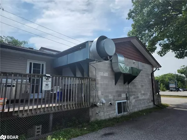 Wasaga Beach, ON L9Z 2E7,1456 Mosley ST