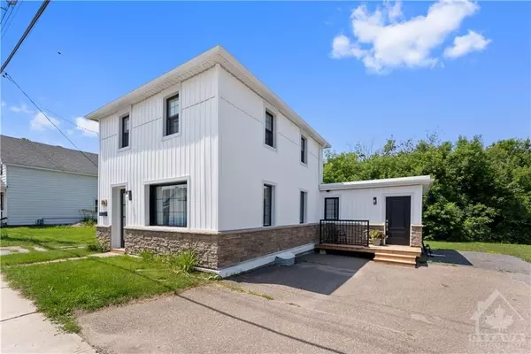 Renfrew, ON K7S 2L5,119 DANIEL ST S