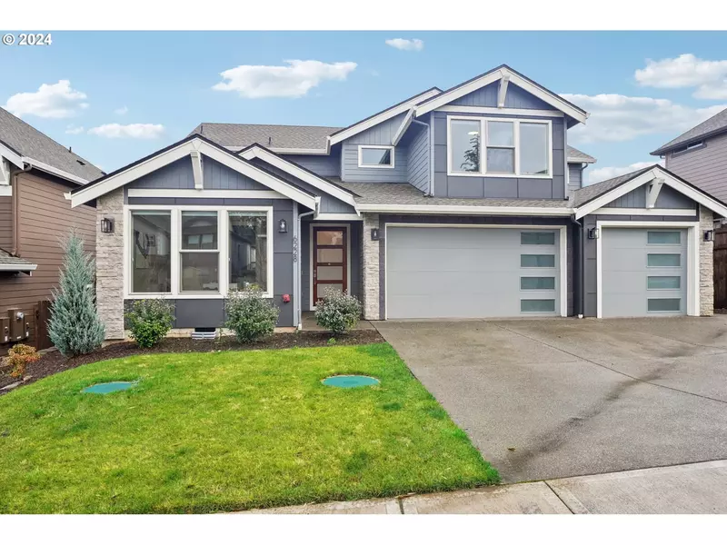 6228 NW LAMBERT LN, Camas, WA 98607