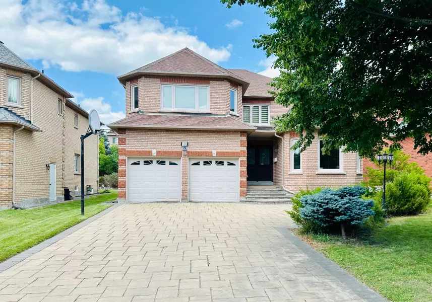 18 Henricks CRES, Richmond Hill, ON L4B 3W4