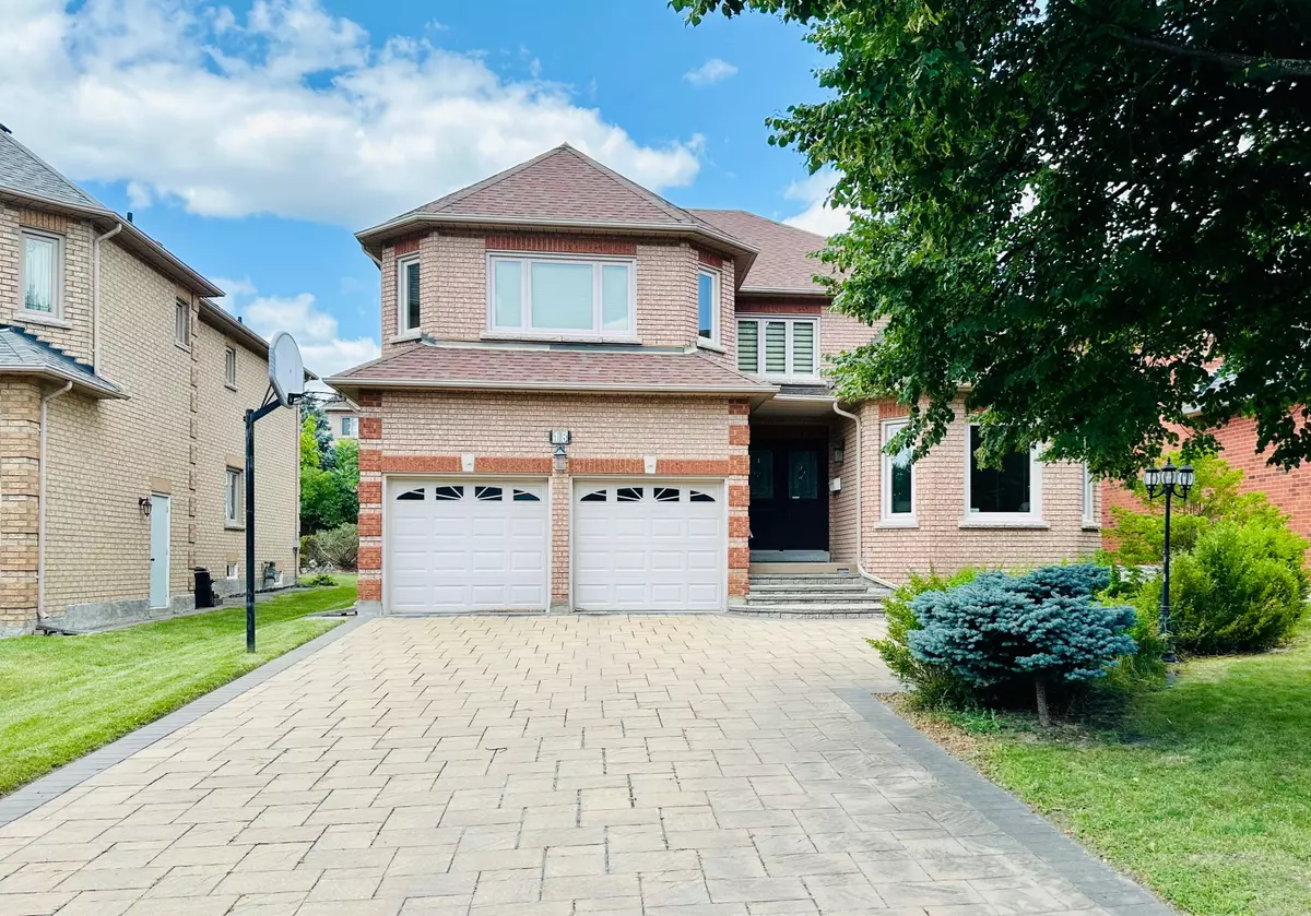 Richmond Hill, ON L4B 3W4,18 Henricks CRES