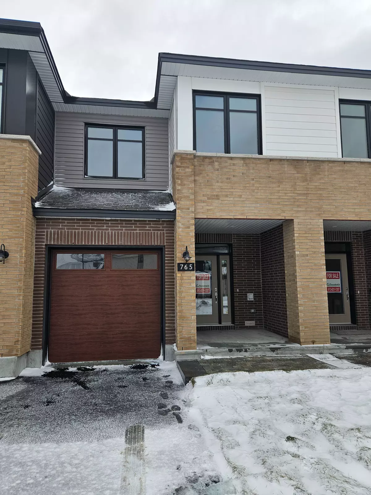 Ottawa, ON K2S 2X2,765 MAVERICK CRES