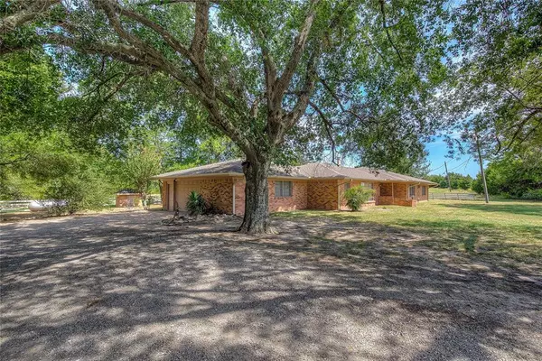 330 State Highway 24, Greenville, TX 75422