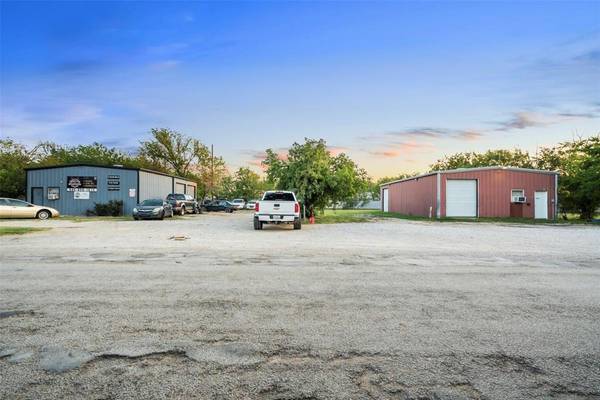 2105 NE 2nd Street, Mineral Wells, TX 76067