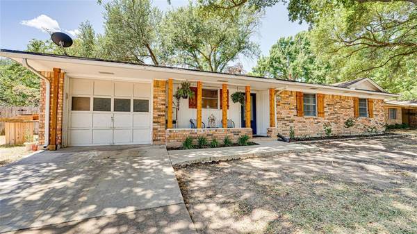 1203 Austin Drive, Ennis, TX 75119