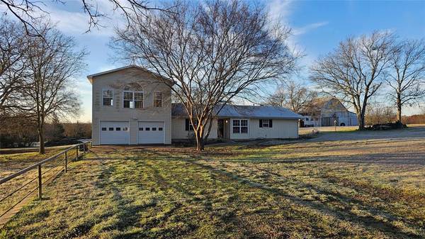 2474 Joe Davis Road, Whitewright, TX 75491