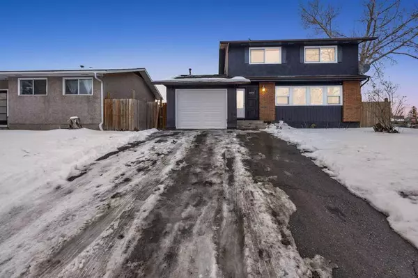 6644 Penbrooke DR Southeast, Calgary, AB T2A 4S8