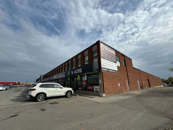 Mississauga, ON L4X 1L4,1454 Dundas ST E #102