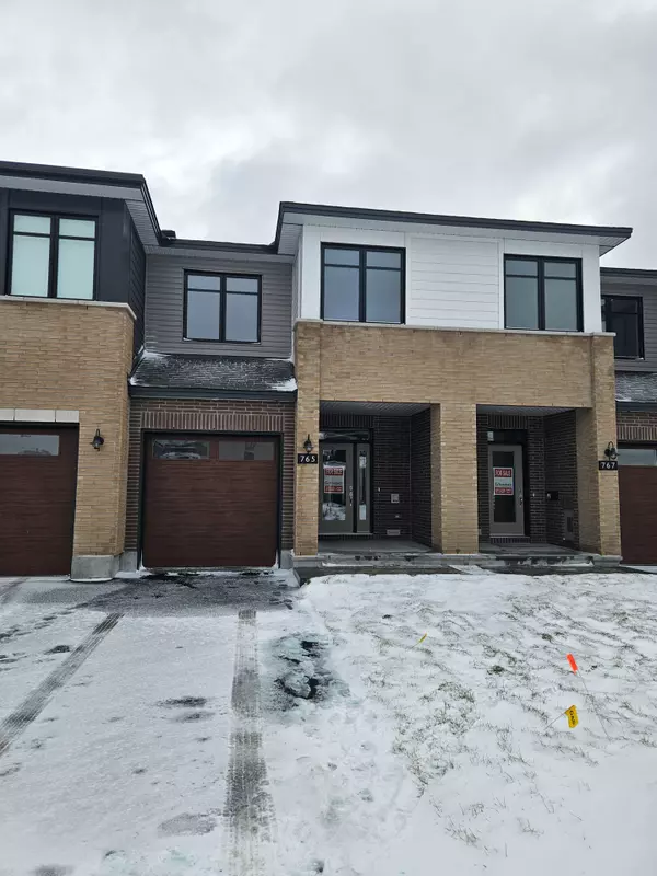 Ottawa, ON K2S 2X2,765 MAVERICK CRES