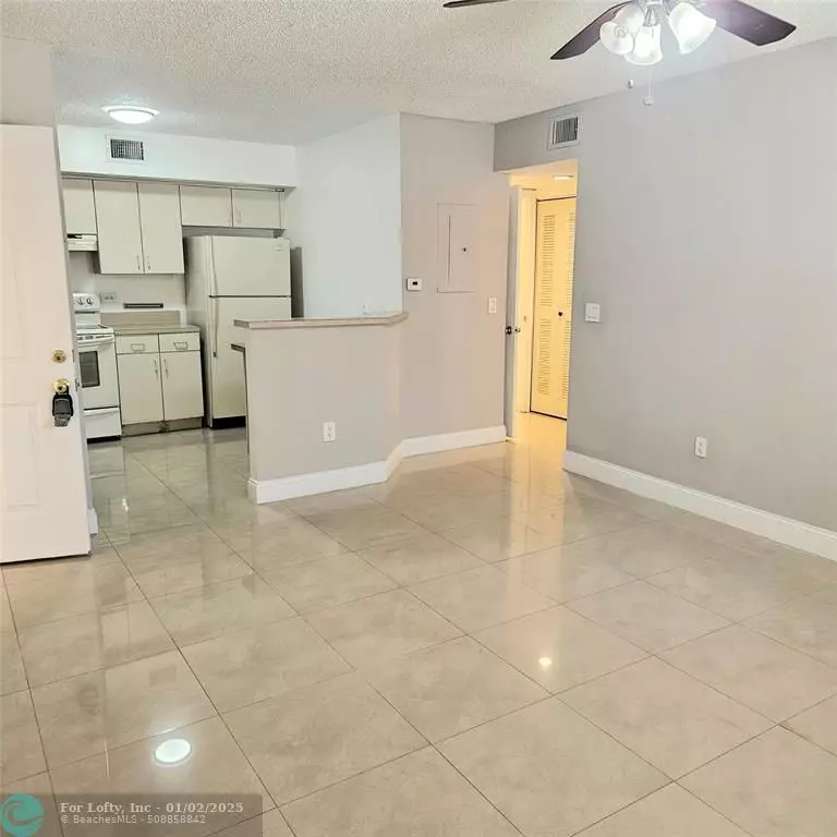 Hollywood, FL 33021,3600 N 56th Ave  #105