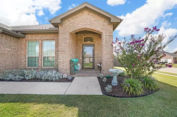 Azle, TX 76020,221 Angelina Court