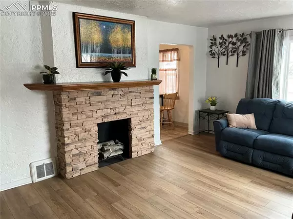 Colorado Springs, CO 80909,1007 Iowa AVE