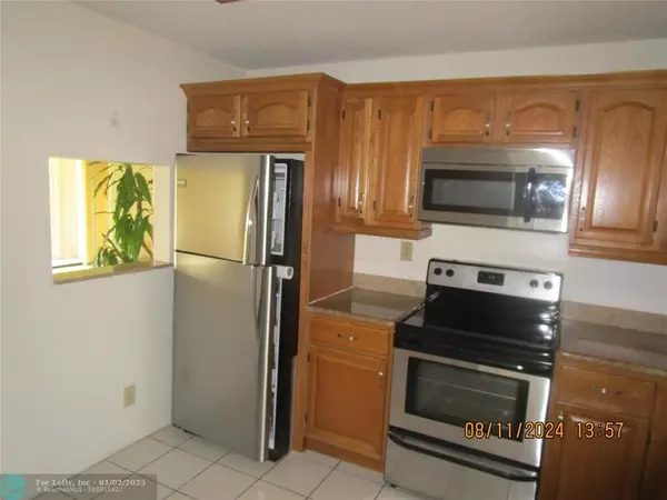 10442 Sunrise Lakes Blvd  #111, Sunrise, FL 33322