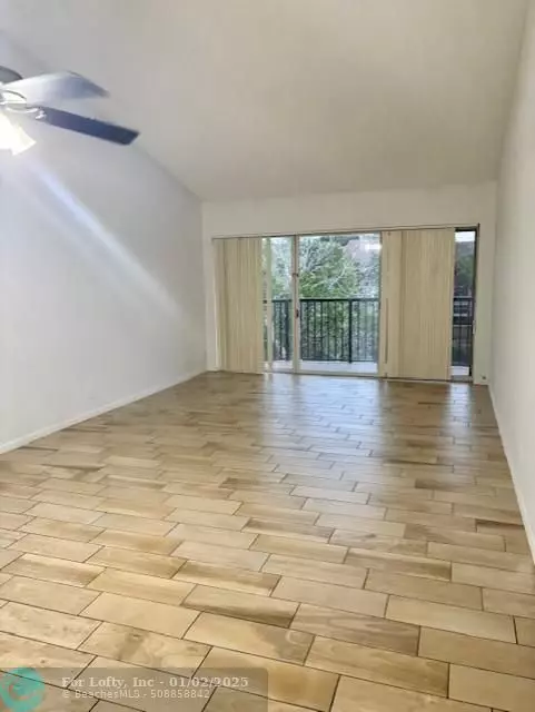 Coral Springs, FL 33067,8891 Wiles Rd  #306