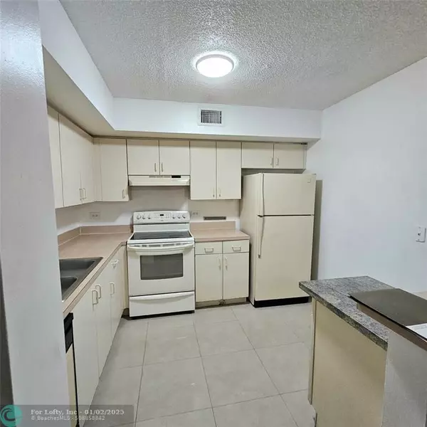 Hollywood, FL 33021,3600 N 56th Ave  #105