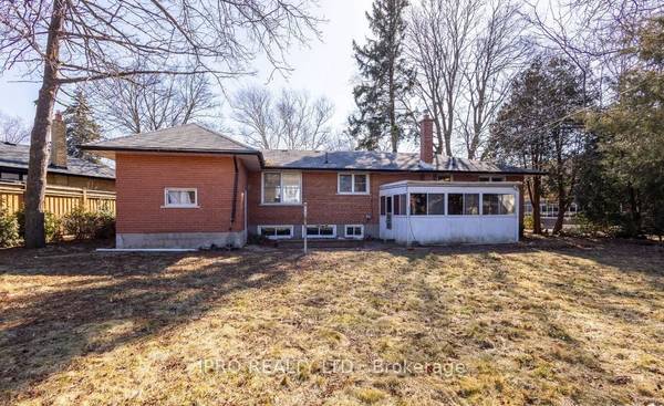 Oakville, ON L6L 4R5,529 Vale PL