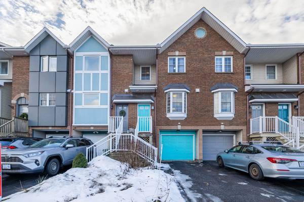 22 Hintonburg PL, West Centre Town, ON K1Y 4W6