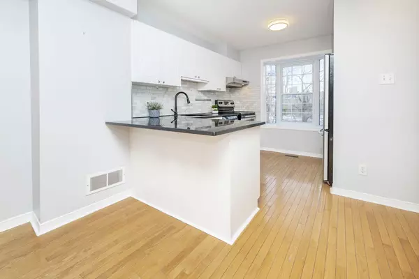 West Centre Town, ON K1Y 4W6,22 Hintonburg PL