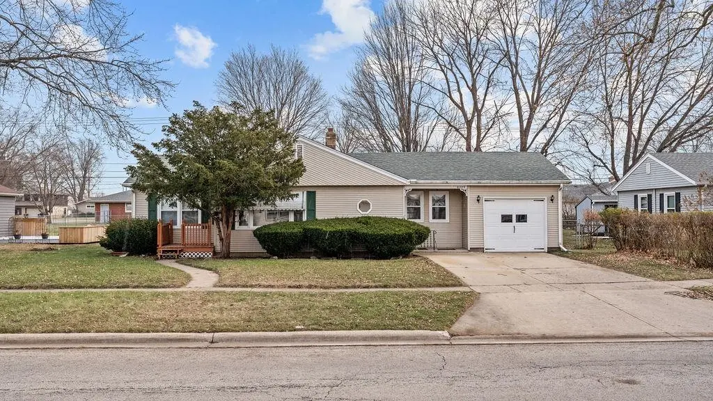 6229 ELM Avenue, Loves Park, IL 61111